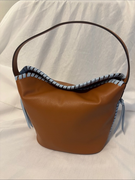 Vera Bradley Handbags - Vera Bradley Tan Slouchy Bucket Shoulder Hobo Bag Vegan Leather w/blue accent